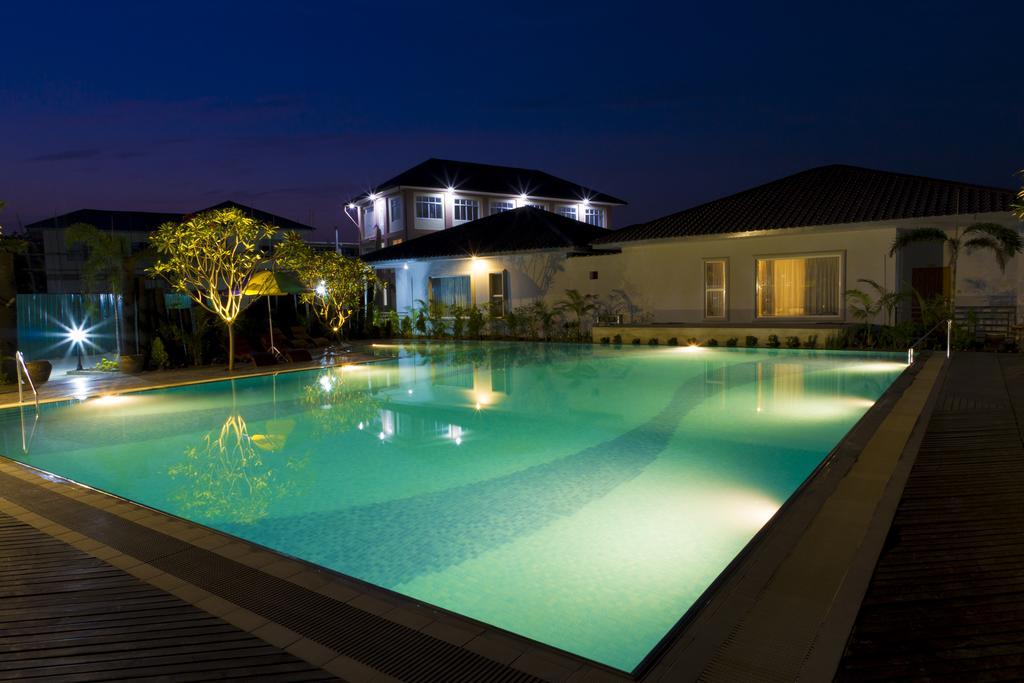 โรงแรมไทรอัมป์ มัณฑะเลย์ ภายนอก รูปภาพ